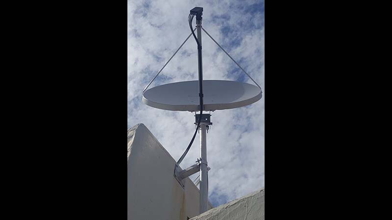 Una antena parabólica